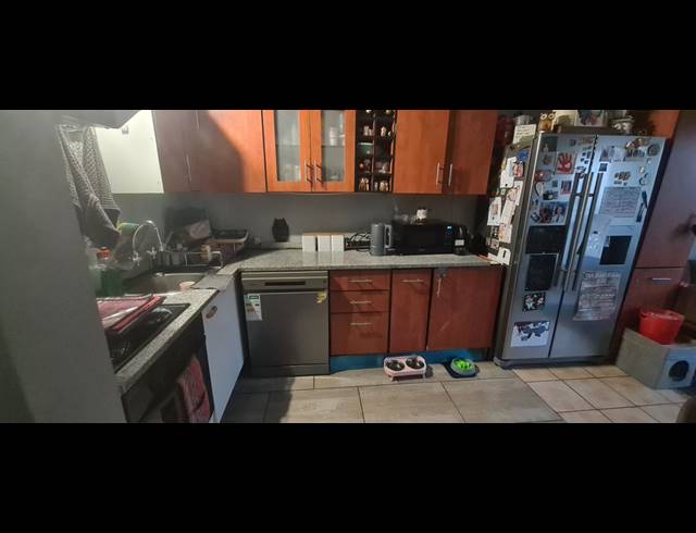3 BEDROOM TOWNHOUSE FOR SALE IN EDEN GLEN